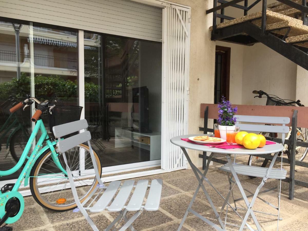 Nice Apartment 80 Meters From The Beach Calafell Bagian luar foto